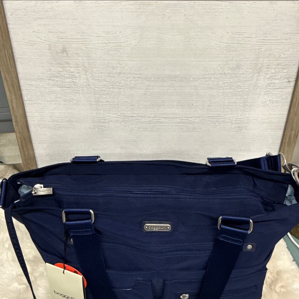 Baggallini Any Day Navy Blue Travel Tote Bag w/ RFID Phone Wristlet NEW NWT - Picture 13 of 14